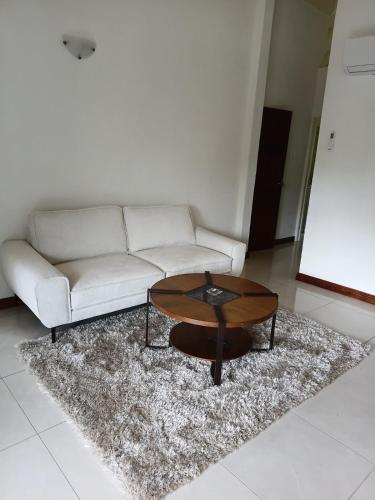 Gorgeous One Bedroom Apartment – khách sạn tại Jacks Hill