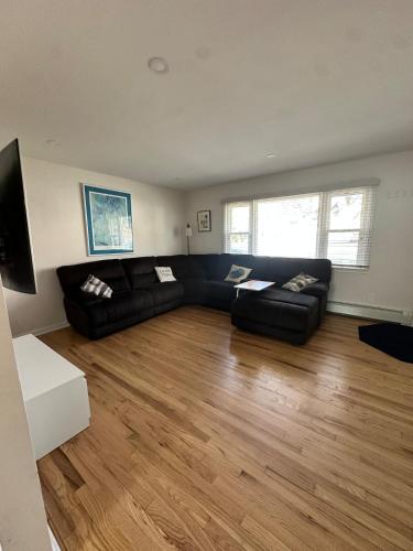 Modern 2 bed Apt-15mins to World Cup Stadium-30mins NYC in Montclair (NJ)