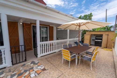 شرفة/ تراس, Maison agréable pour des vacances en famille (Maison agreable pour des vacances en famille) in Capesterre-de-Marie-Galante