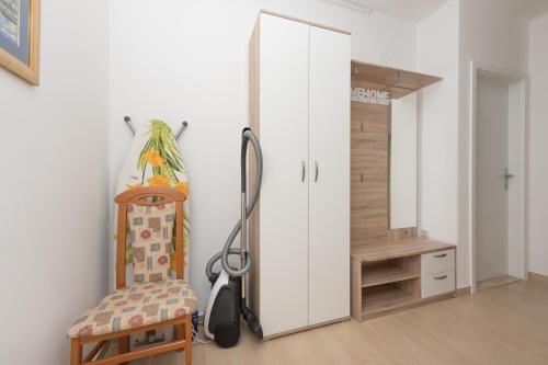 Apartments with parking space Makarska - 25826 - image 3