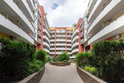Balcony - Comfy Home - Easy Parking - image 13