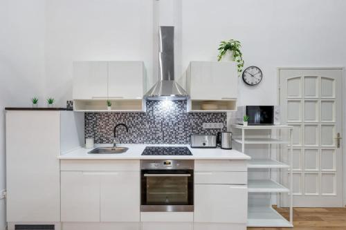 NEW - Central - Comfy Home - image 4