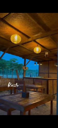 Restaurant, El-Mindri Bungalow dan Resto in Gili Gede