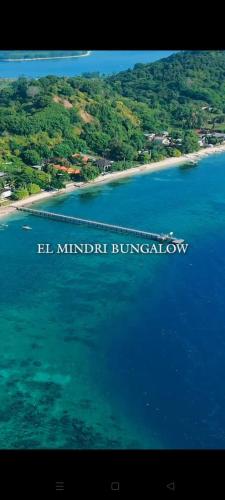 Beach, El-Mindri Bungalow dan Resto in Gili Gede