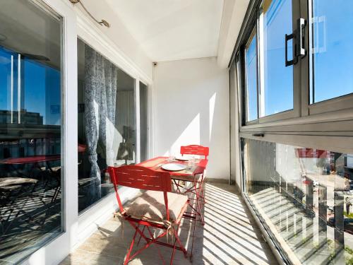 Saint-Cyprien : T2 moderne avec loggia et parking - FR-1-309-506