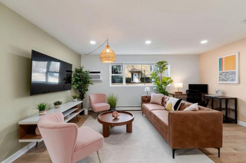 Relaxing 1 Bedroom with Free Parking Workdesk in Villa Park (IL)