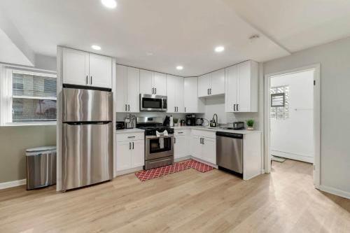 Relaxing 1 Bedroom with Free Parking Workdesk in Villa Park (IL)