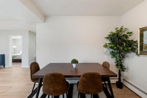 Relaxing 1 Bedroom with Free Parking Workdesk in Villa Park (IL)