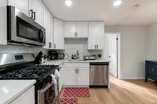 Relaxing 1 Bedroom with Free Parking Workdesk in Villa Park (IL)