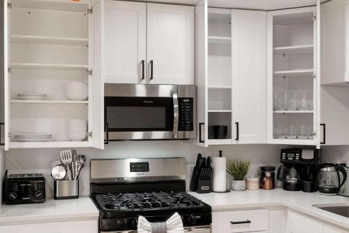 Relaxing 1 Bedroom with Free Parking Workdesk in Villa Park (IL)