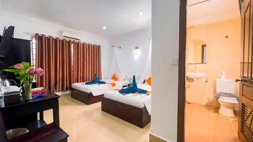 room detail thumbnail 1