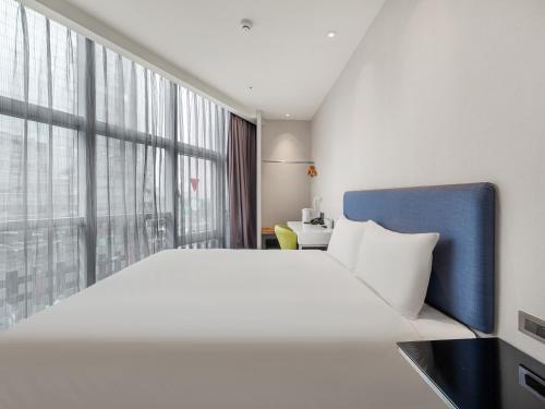 room detail thumbnail 0