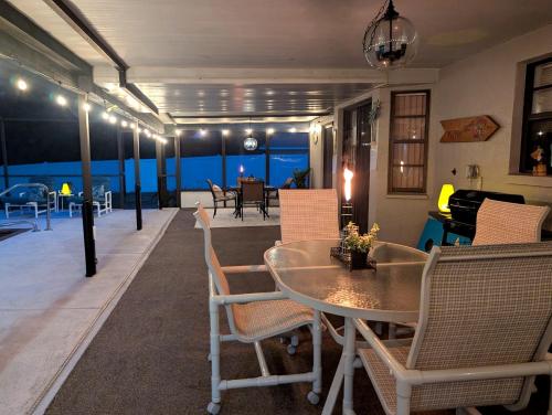 Private Home in Spring Hill with Heated Saltwater Pool in Spring Hill (Florida)