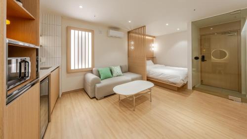 Tongyeong Dongpirang Stay.H in Jungang-dong