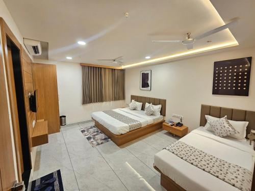 hotel vistara luxe in หิมัตนคร