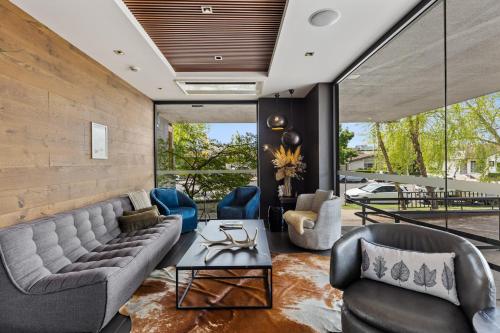 フロント・ロビー, タウンハウス ホテル (Townhouse Hotel) near ワガワガ空港