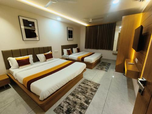 hotel vistara luxe in หิมัตนคร