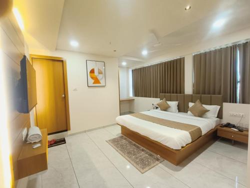hotel vistara luxe in หิมัตนคร