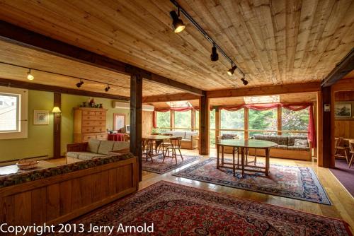 Snowy Owl Inn 2