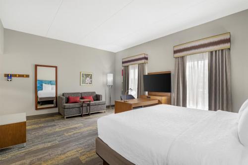 Hampton Inn & Suites Augusta West - image 44