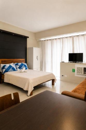 Cozy Airport Condo 7-min Walk to Terminal 3