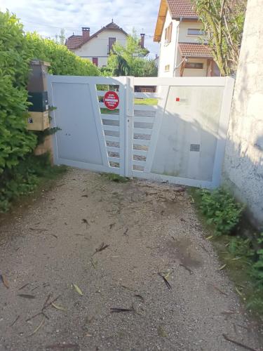 Appartement dans villa proche gare