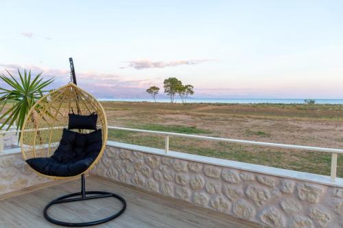 Boho Vibes Beachfront Detached House in Ag. Konstantinos (Messini)