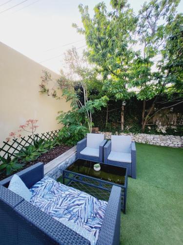 Monaco-beach 20min ground floor parking airconditioning wifi in La Trinite