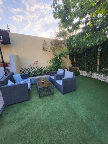 Monaco-beach 20min ground floor parking airconditioning wifi in La Trinite