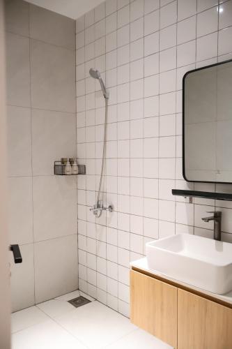 Shower, GIA Hotel & Serviced Apartment in Long Thanh