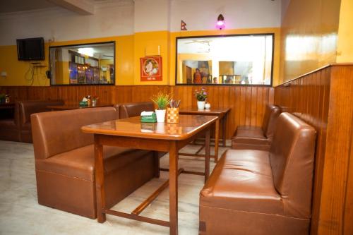 Restaurant, Tokyo Hotel in Sundhara