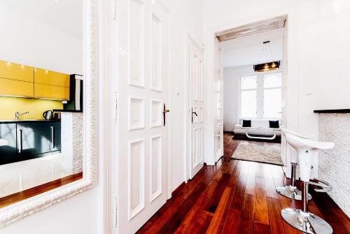 Budapest Central Apartments - image 41