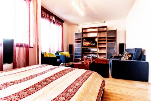 Budapest Central Apartments - image 37