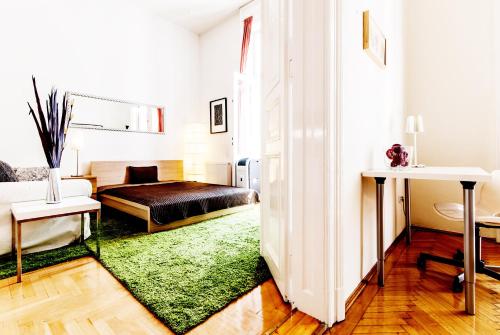 Budapest Central Apartments - image 16