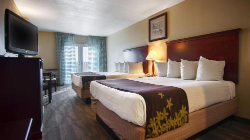 Gold Leaf Hotel of Dewey Gold Leaf Hotel of Dewey is perfectly located for both business and leisure guests in Dewey Beach (DE). The property offers a wide range of amenities and perks to ensure you have a great time. Service