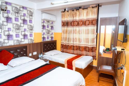 Tokyo Hotel in Sundhara