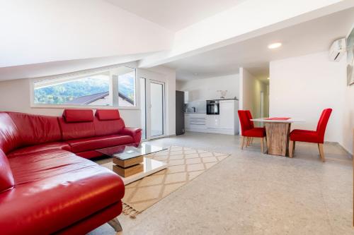 Luxury Family Apartment with Terrace FRIGO 2