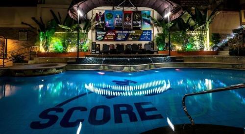 Score Birds Hotel in Angeles / Clark