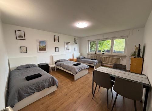 Wohnung Niedernhausen 60 qm 7 Einzelbetten Stellplatz in Niedernhausen