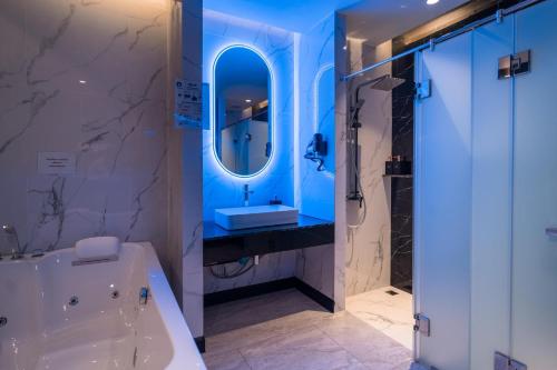 morph Bangkok Hotel - image 9