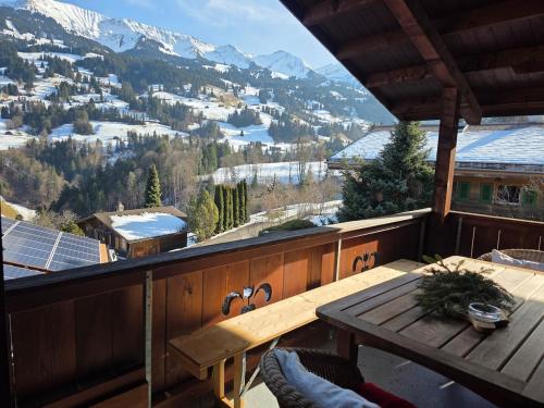 Cozy Chalet in Alpine village, Interlaken region in Diemtigen