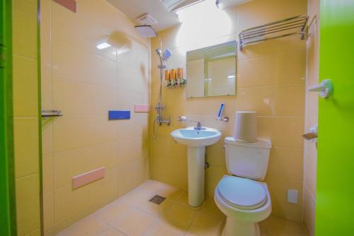 room detail thumbnail 2