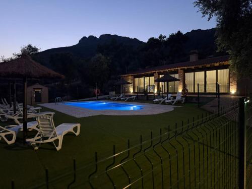 Peldbaseins, Apartamentos Rurales En Plena Sierra in Alia