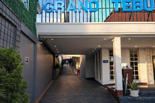 Exterior view, Subwow Hostel in Riau