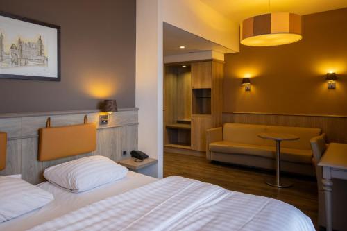 2 twin beds