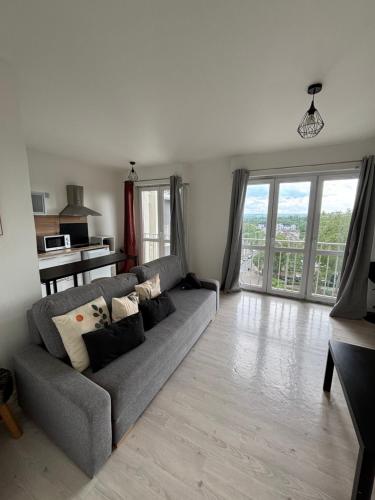 Grand studio lumineux proche gare - Location saisonnière - Saint-Ouen-l'Aumône