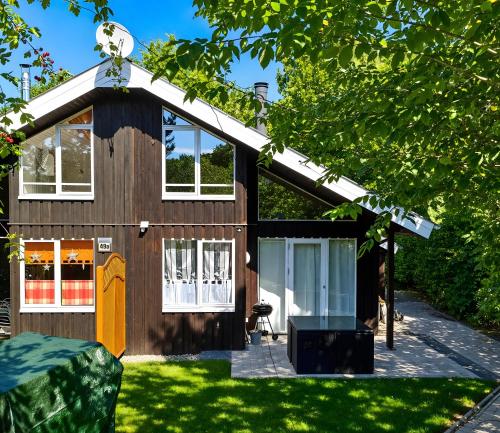 Зовнішній вигляд готелю, Extertal Ferienpark Sauna Garten 49 in Extertal