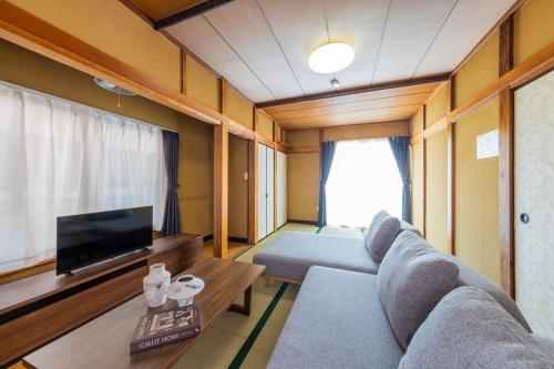 最大11名の横浜まで電車で10分の戸建て (最大11名の横浜まで電車で10分の戸建て) in 아사히