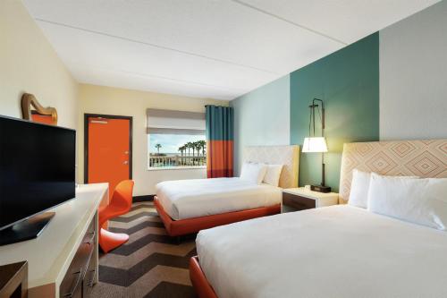 2 queen beds