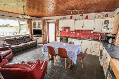 Vista exterior, Sweetbriar Lodge in Ballaghadereen